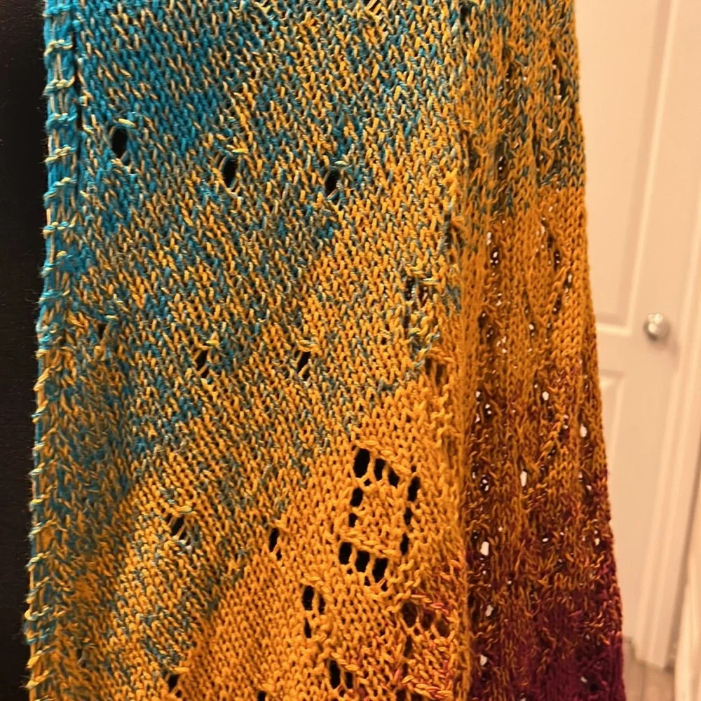 Rare Handcrafted MulticolorTriangle Wrap - Picture 2 of 7